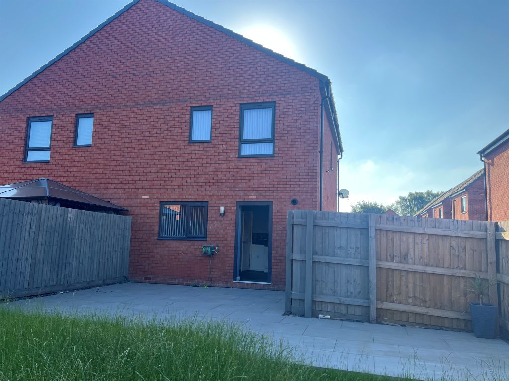 Property photo 2 of 11