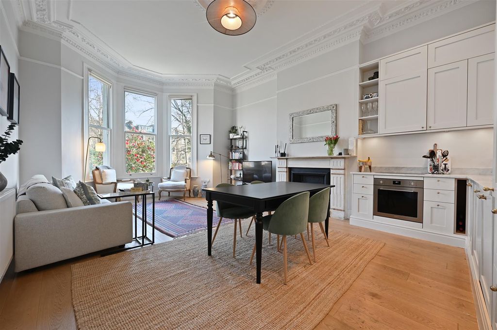 Property photo 1 of 9 Sinclair Road