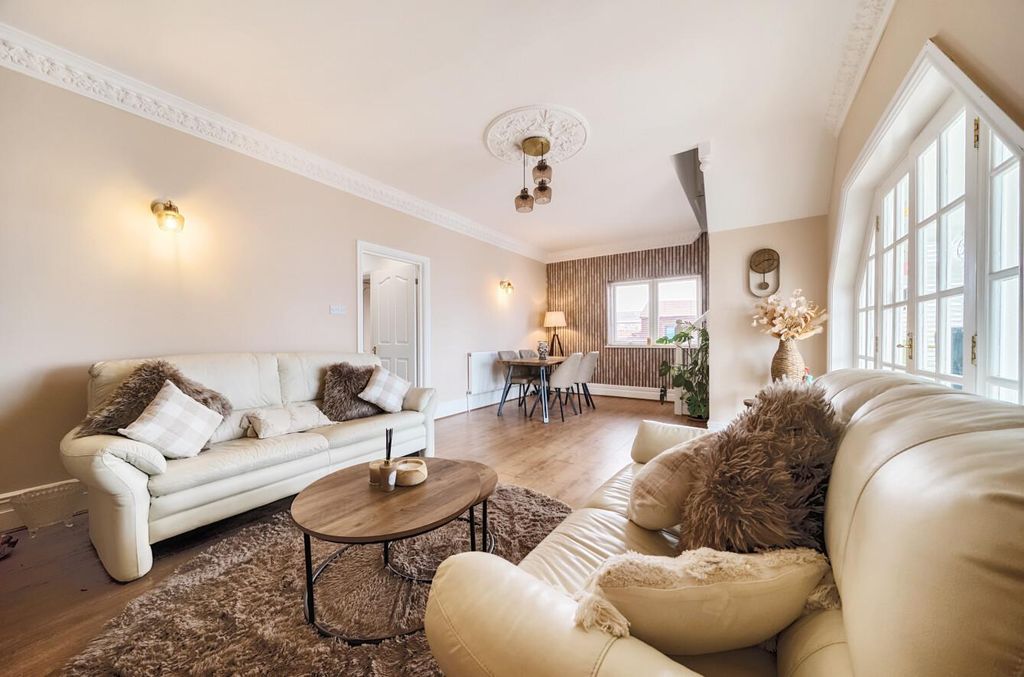 Property photo 3 of 24 1341546-4-68A4475Cb2B6B.Jpg