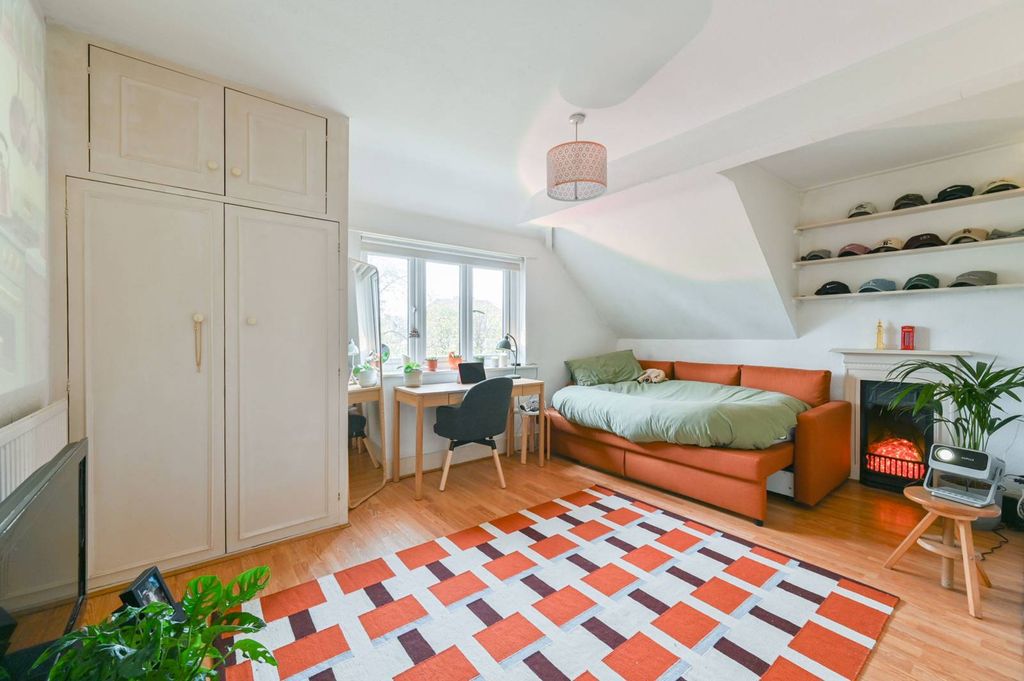 Property photo 3 of 7