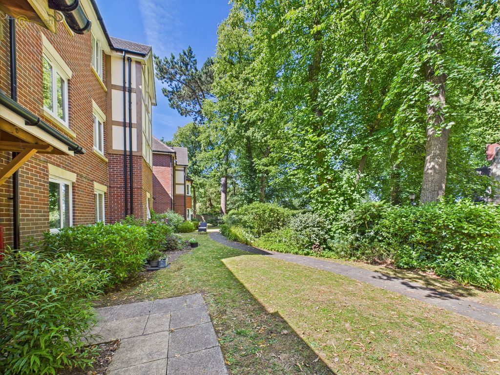 Property photo 2 of 12