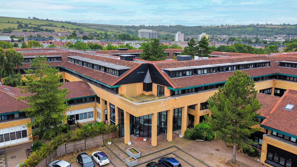 Property photo 1 of 15 4110721