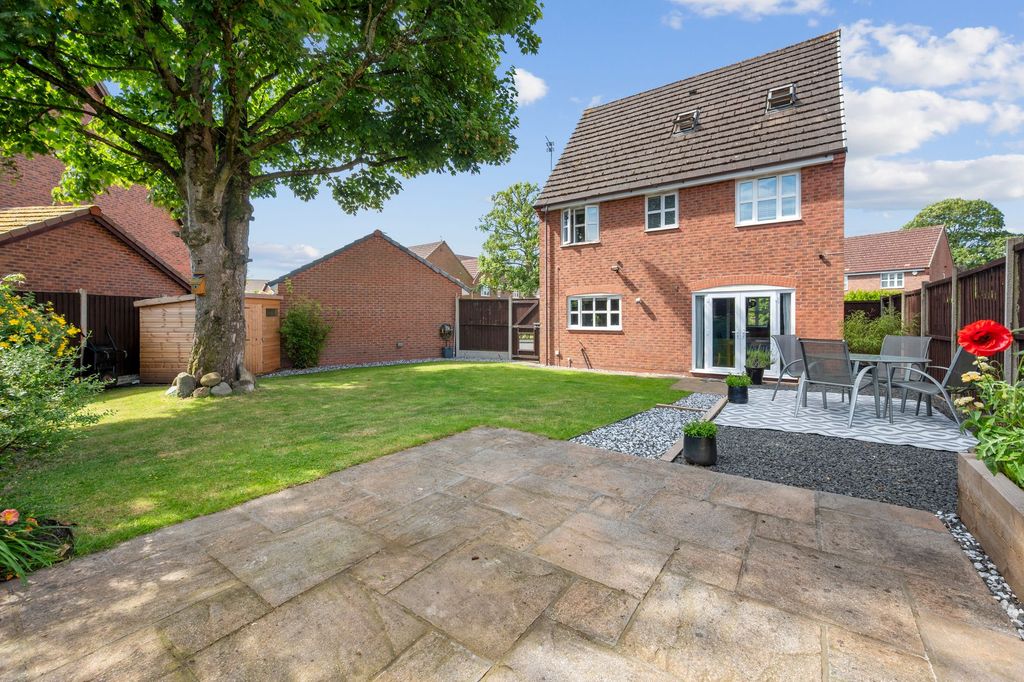 Property photo 2 of 39