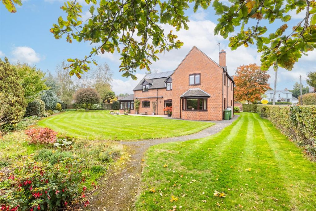 Property photo 3 of 17 Stonington-1.Jpg