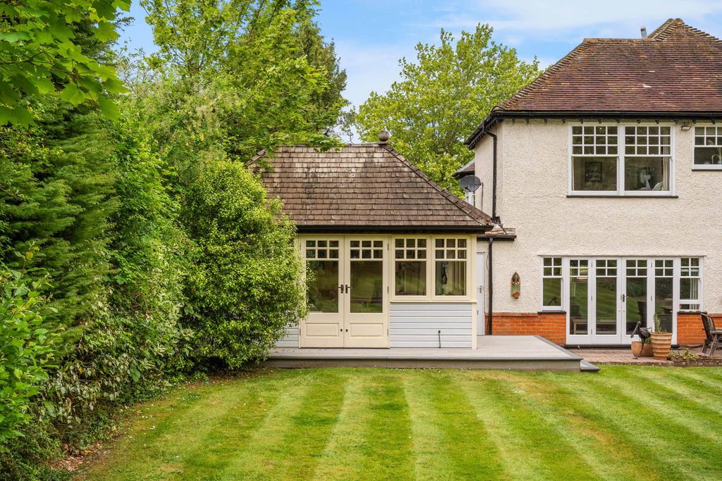 Additional image 59 of 6 bed detached house for saleGreenway, Hutton Mount, Brentwood CM13