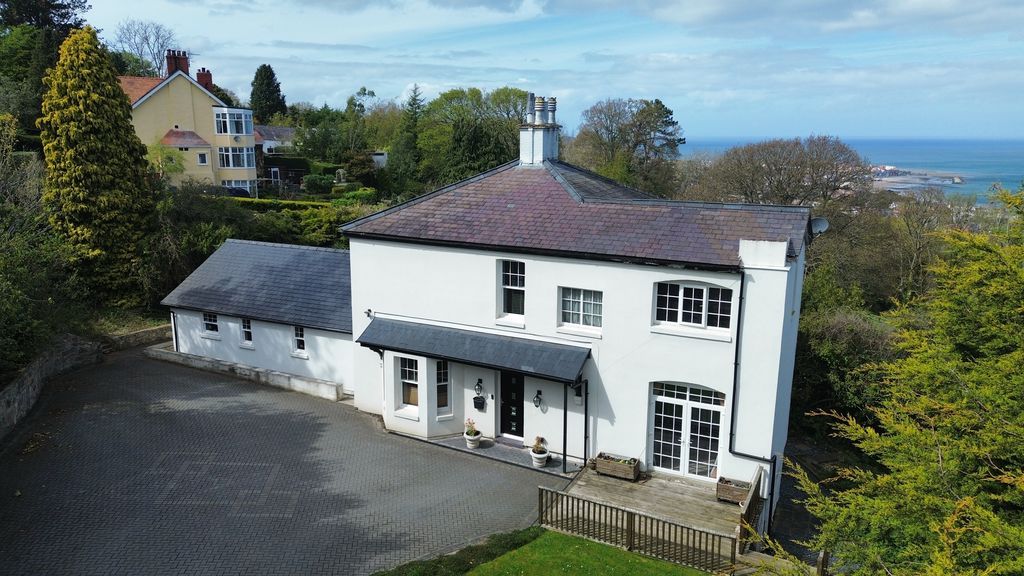 Property photo 1 of 40 Photo 1