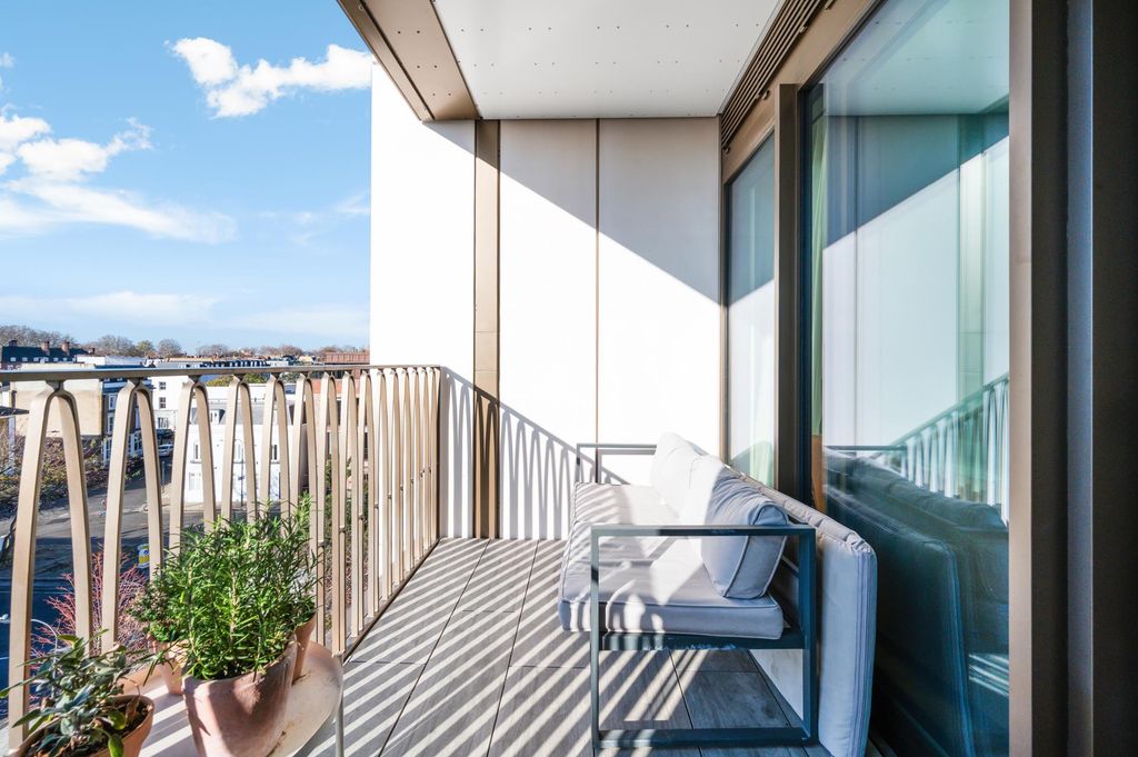 Property photo 2 of 12