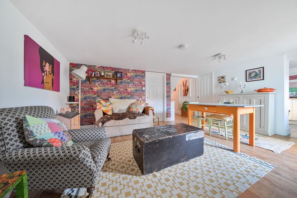 Property photo 3 of 10 Living Room