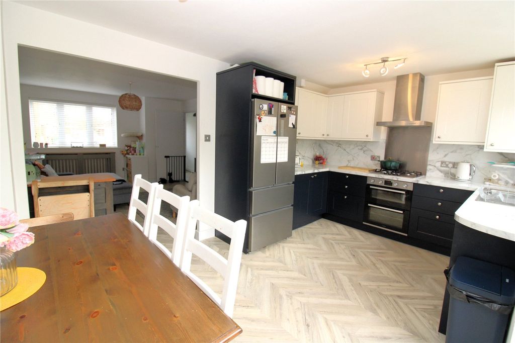 Property photo 2 of 17 Picture No. 09