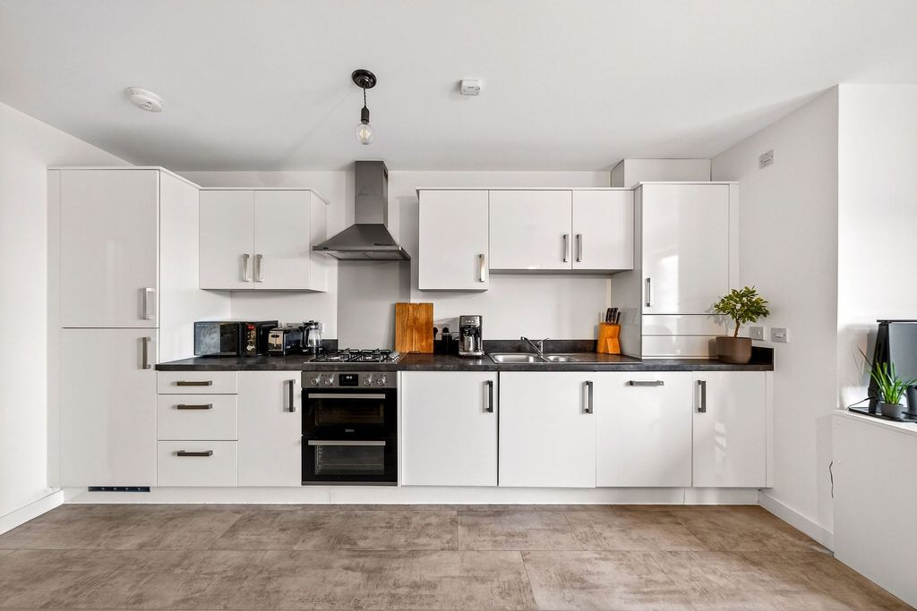 Property photo 2 of 40 Kitchen Area