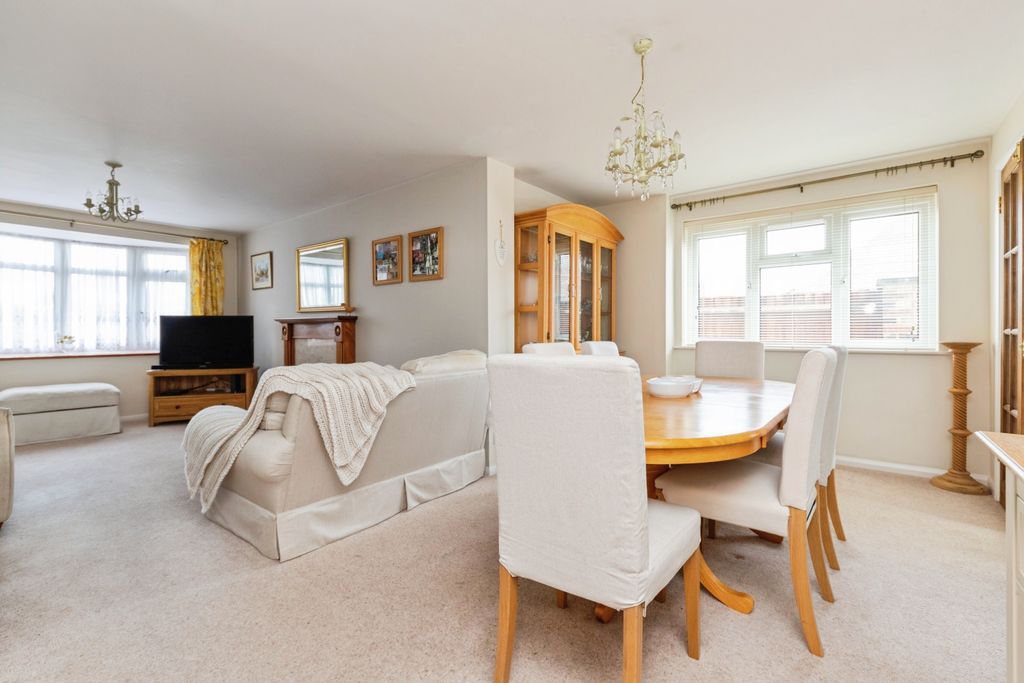 Additional image 7 of 3 bed semi-detached house for saleRomany Close, Letchworth Garden City SG6