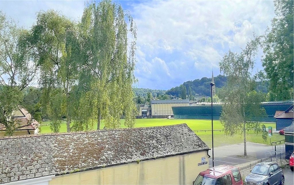 Property photo 3 of 9