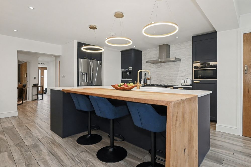 Property photo 3 of 24