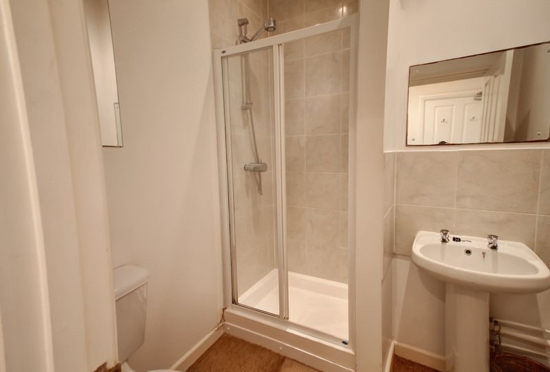 Property photo 2 of 6 En Suite
