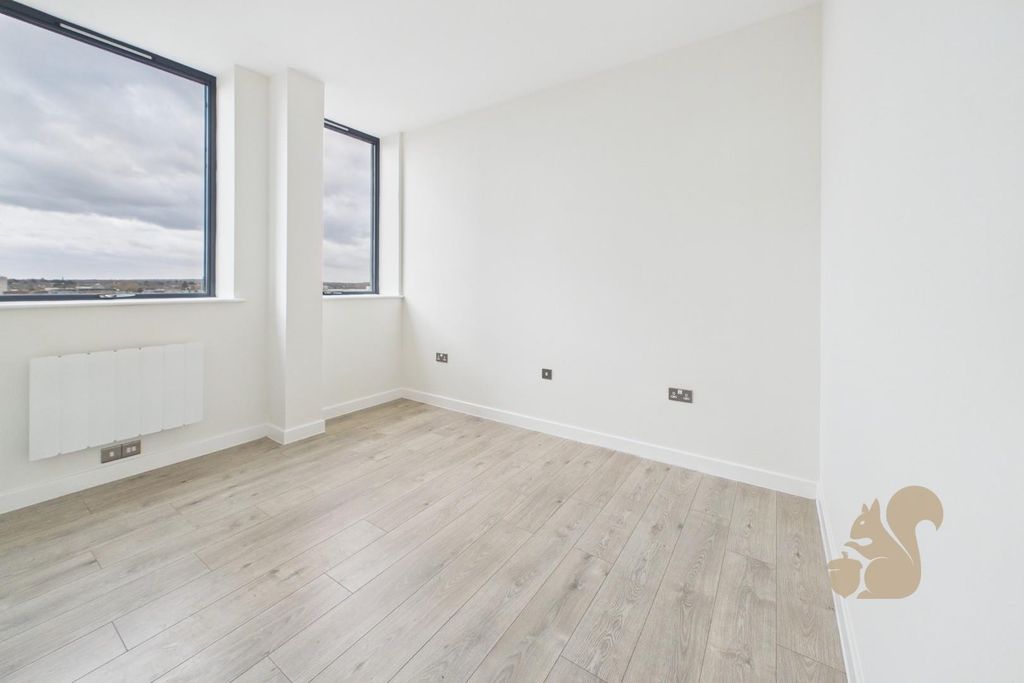 Property photo 3 of 9 Cam01814G0-Pr0084-Still001.Jpg