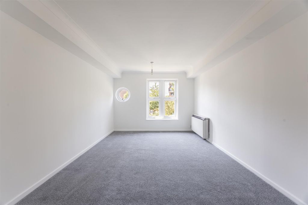 Property photo 1 of 14 Leabank Square, E9