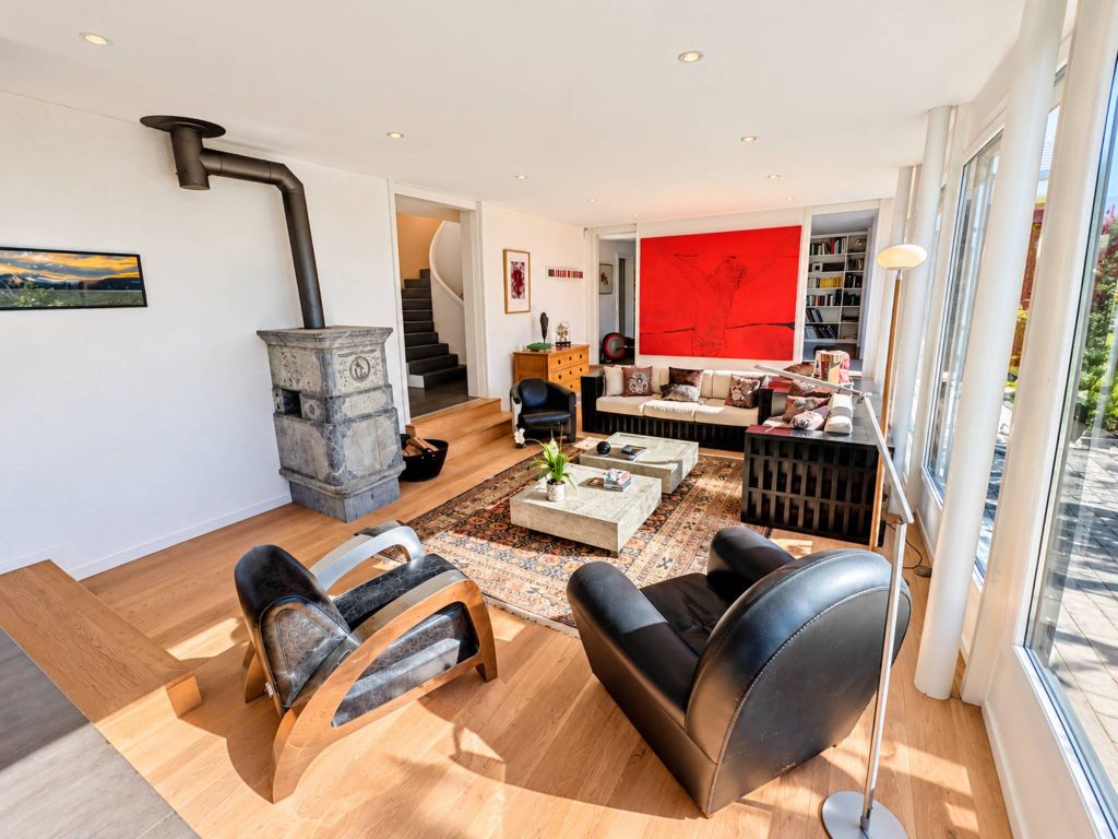 Property photo 3 of 13