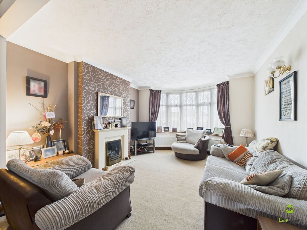 Property photo 2 of 17 Presented By Kevin At Ewemove Bexleyheath And Dart