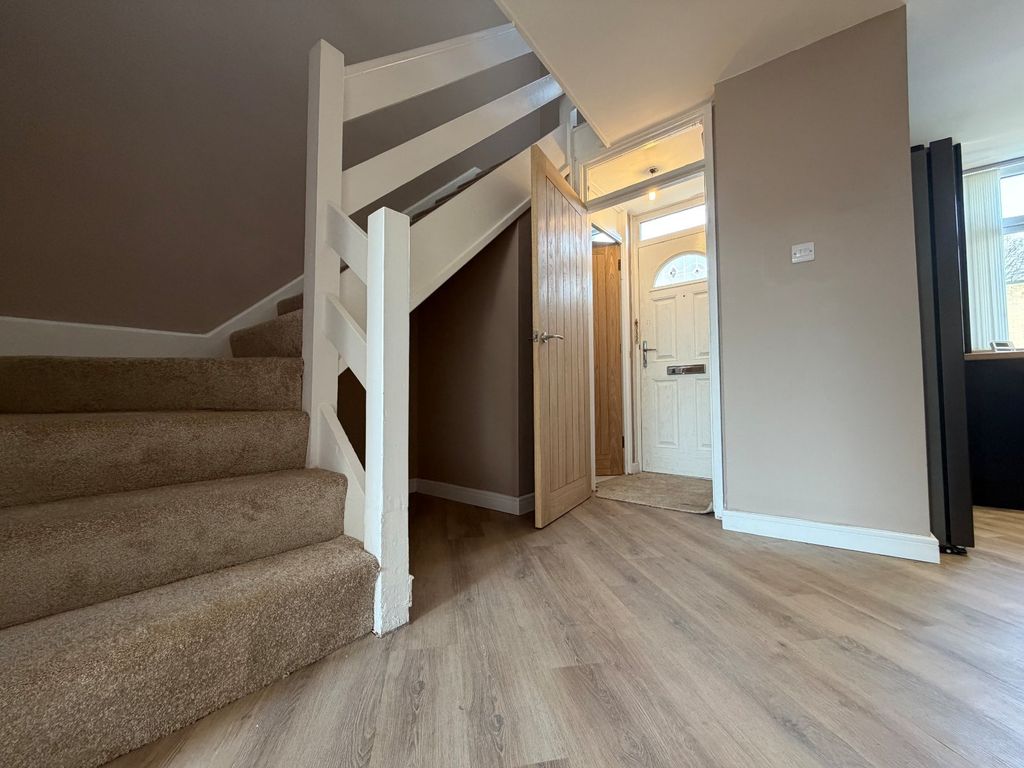 Property photo 2 of 13 Hallway