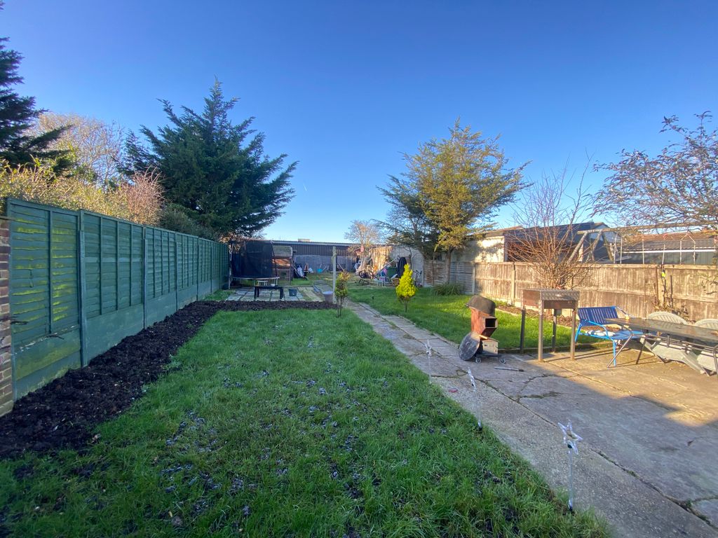 Property photo 3 of 5 Garden