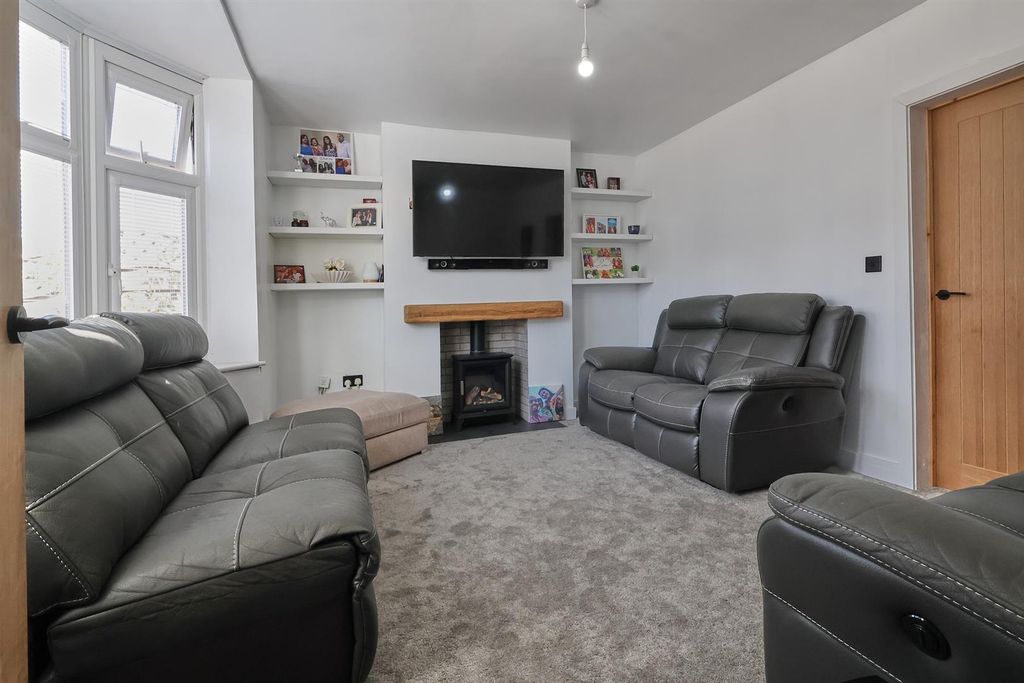 Property photo 2 of 12 Lounge To Front