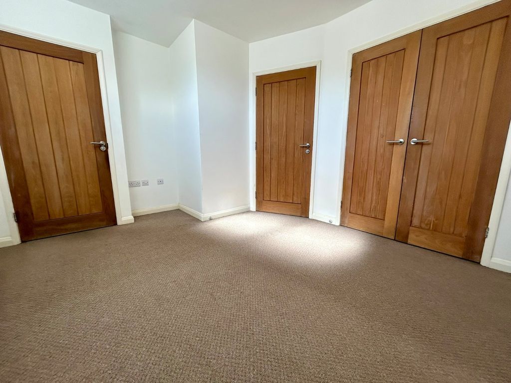 Property photo 3 of 5 Picture No. 17