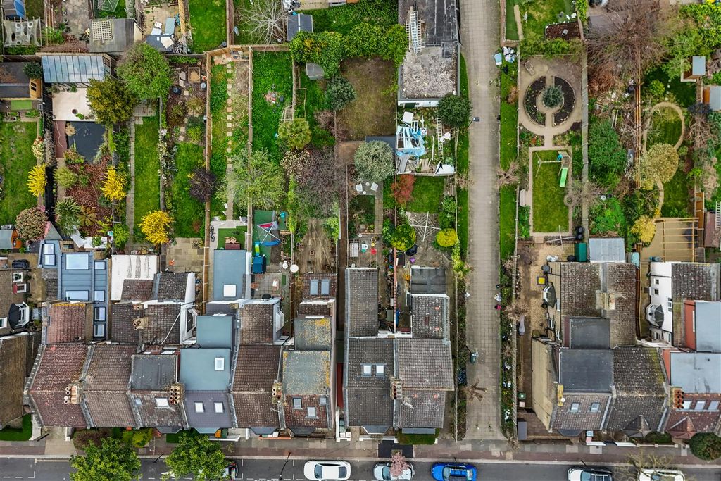 Property photo 2 of 20 Main