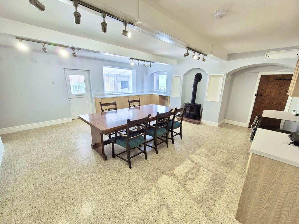 Property photo 3 of 40 Img_5493