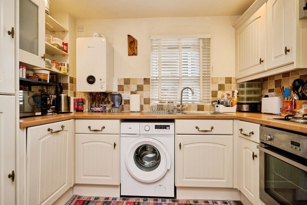 Property photo 3 of 14 Photo