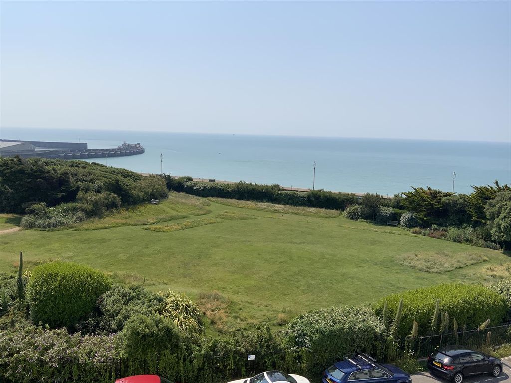 Property photo 2 of 9