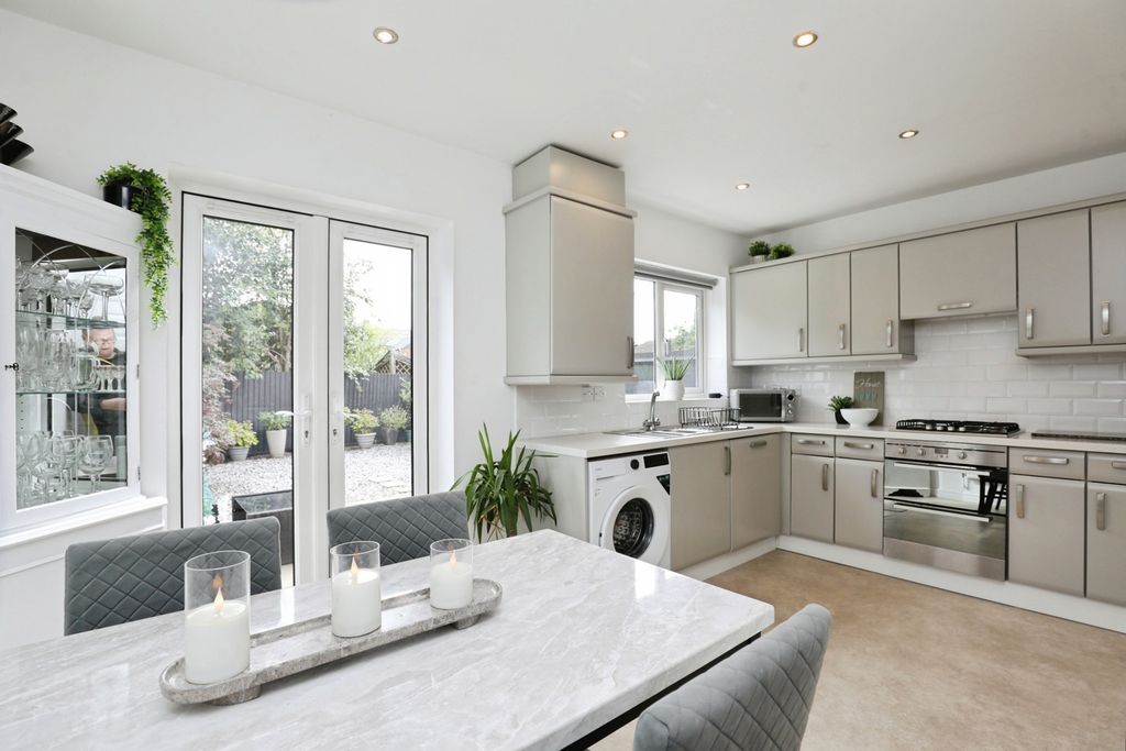 Property photo 3 of 26 Pbox-Img.Jpg