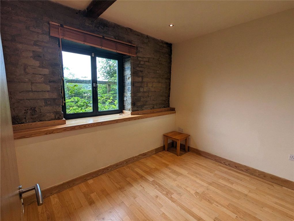 Property photo 3 of 8 Picture No. 25