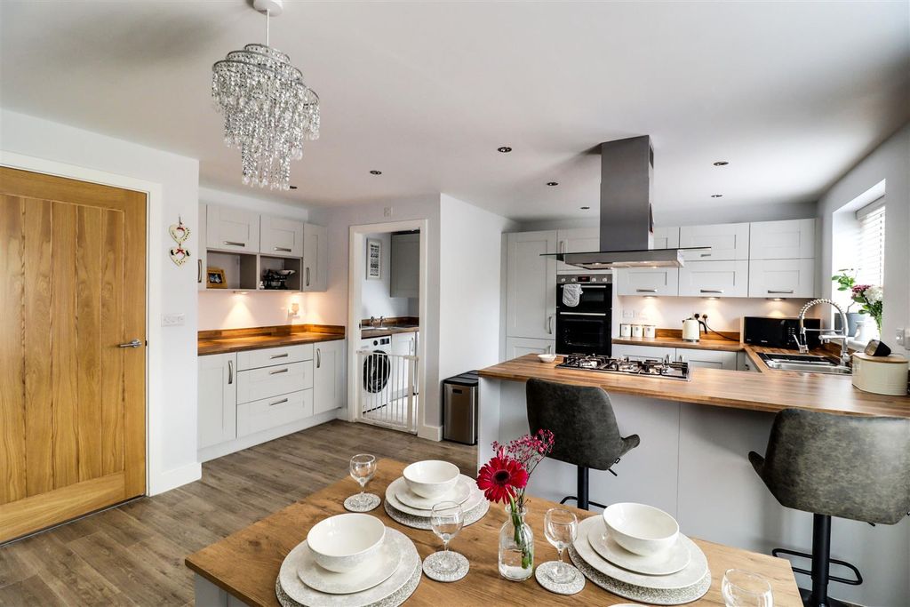Property photo 2 of 31 Living Dining Kitchen