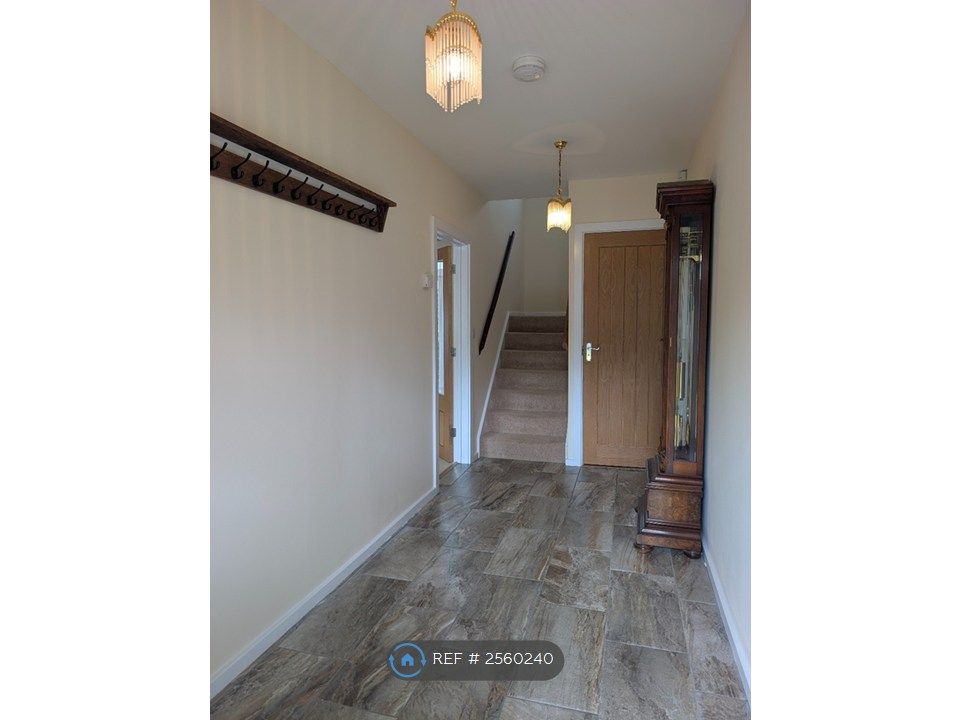 Property photo 3 of 25 Hallway