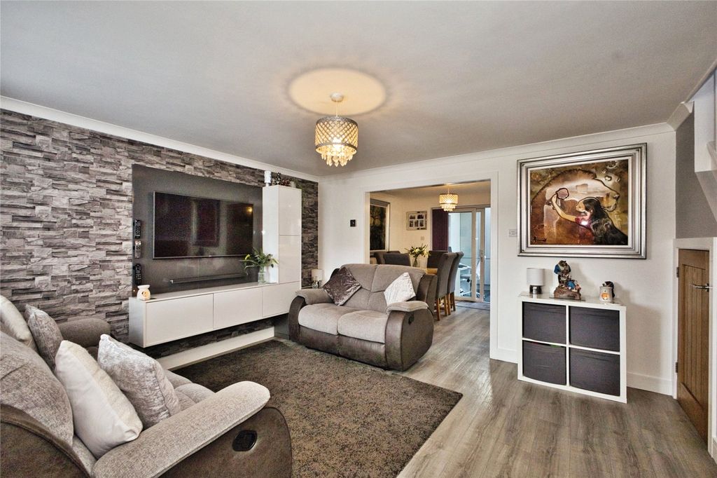 Property photo 2 of 16 Picture No. 12