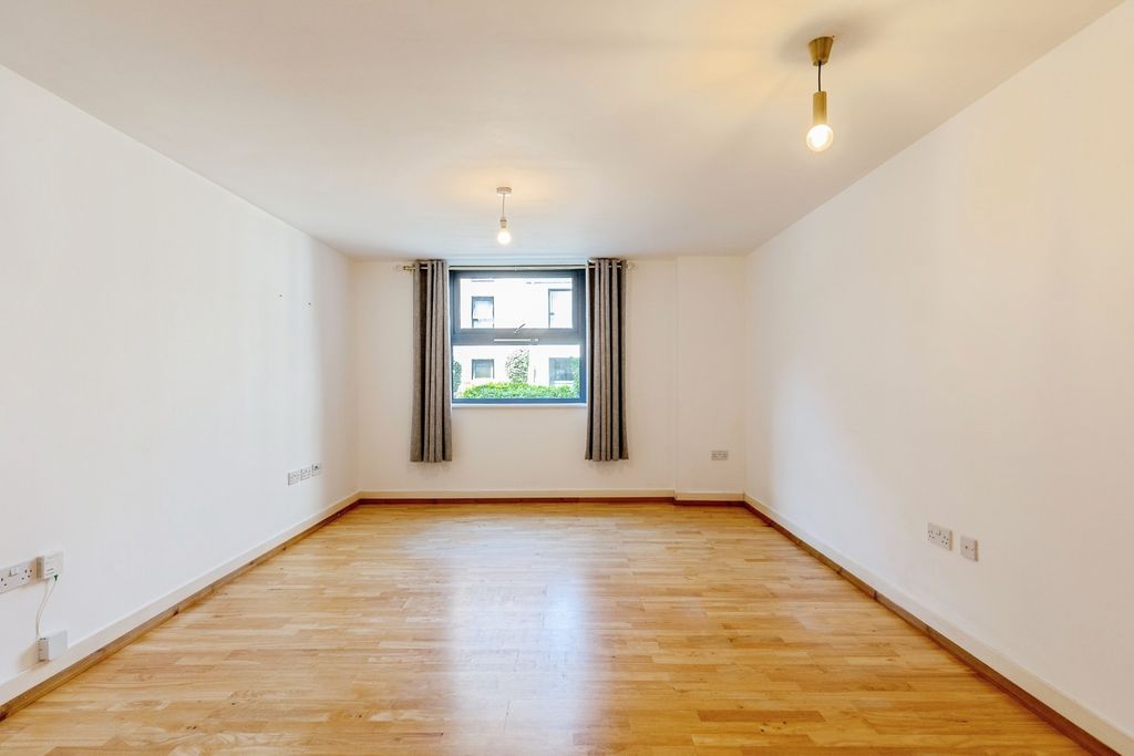 Property photo 2 of 11 Photo