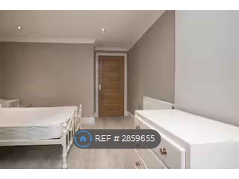 Property photo 2 of 26