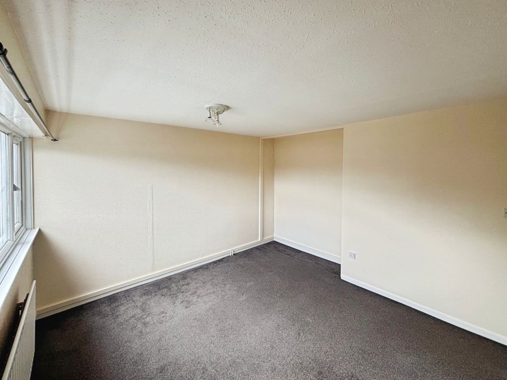 Property photo 3 of 7 Pbox-Bedroom-323128.Jpg