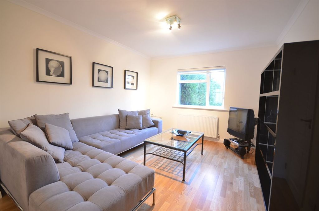 Property photo 2 of 11 Gallery