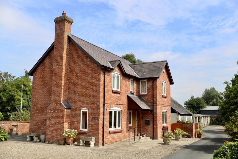 Property photo 1 of 20 Detached 3 Bedroom Property