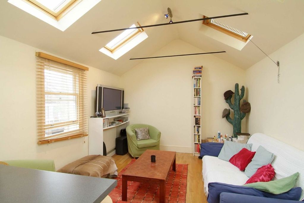 Property photo 2 of 3