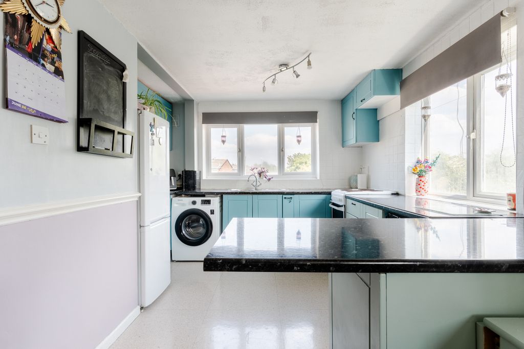 Property photo 1 of 14 A7402365-Hdr-6