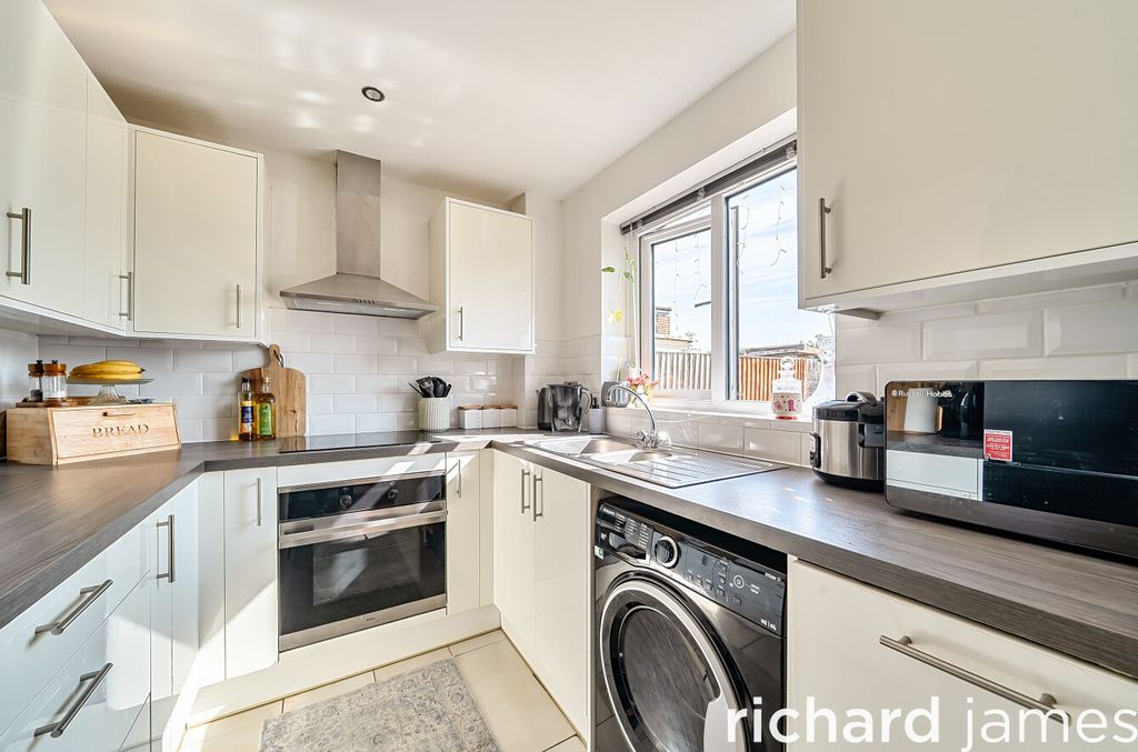 Property photo 2 of 17 Cf9301A135324c2E9E884Cf27E4898Cb