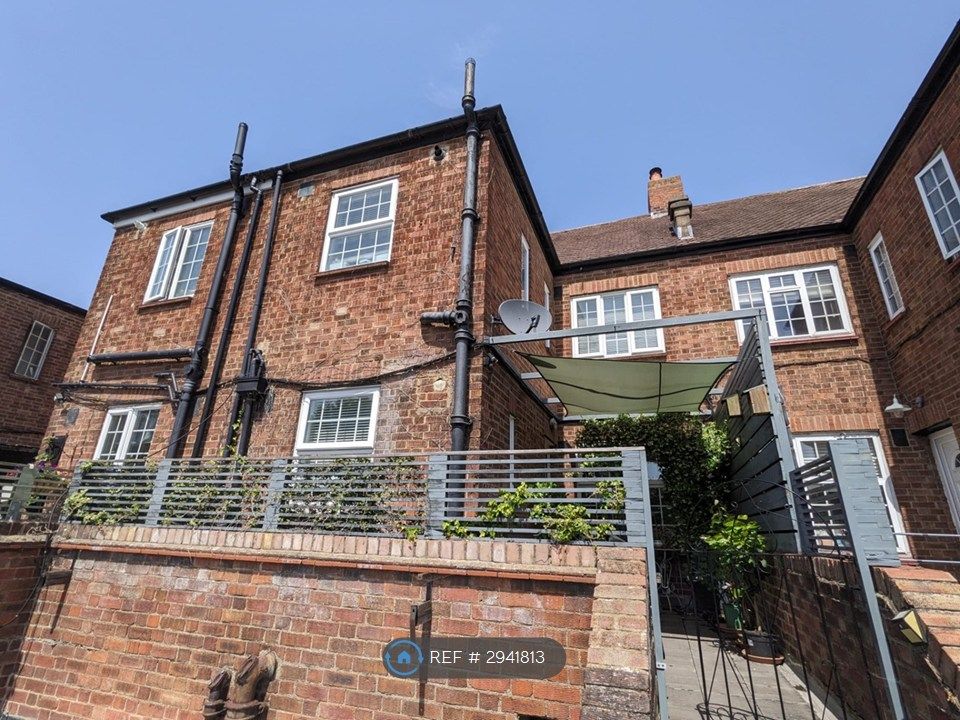 Property photo 1 of 11 Outside