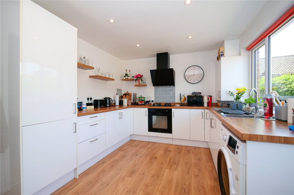 Property photo 3 of 17 Picture No. 21