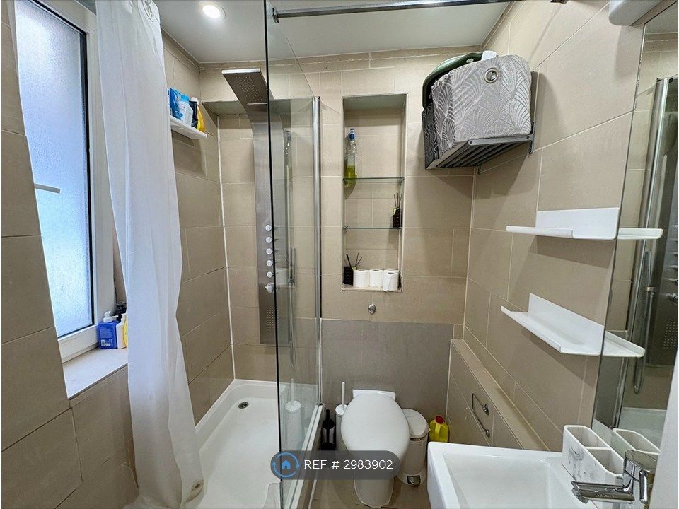 Property photo 3 of 6 Bathroom