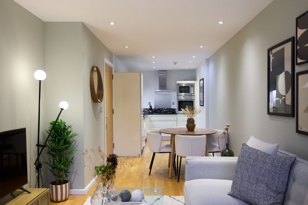 Property photo 1 of 19 4569631