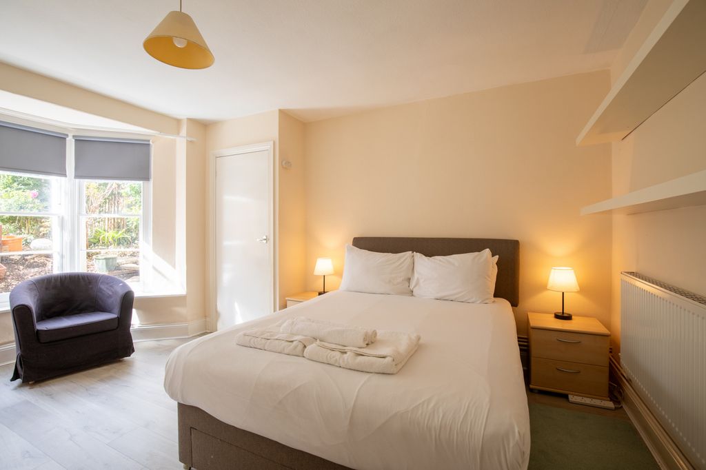 Property photo 3 of 27