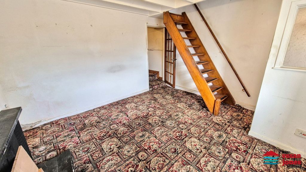 Property photo 3 of 14