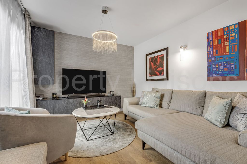 Property photo 2 of 12 Photo 4